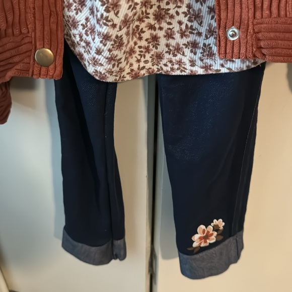 Pant Set - Picture 3 of 4